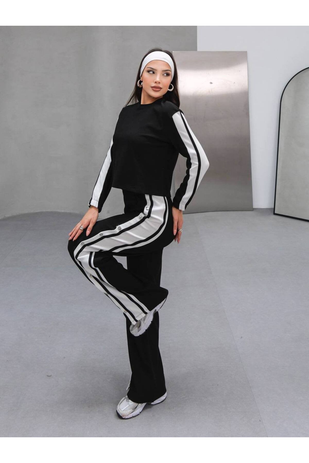 Çıtçıt Detaylı Yan Şeritli Kadın İkili Spor Takım