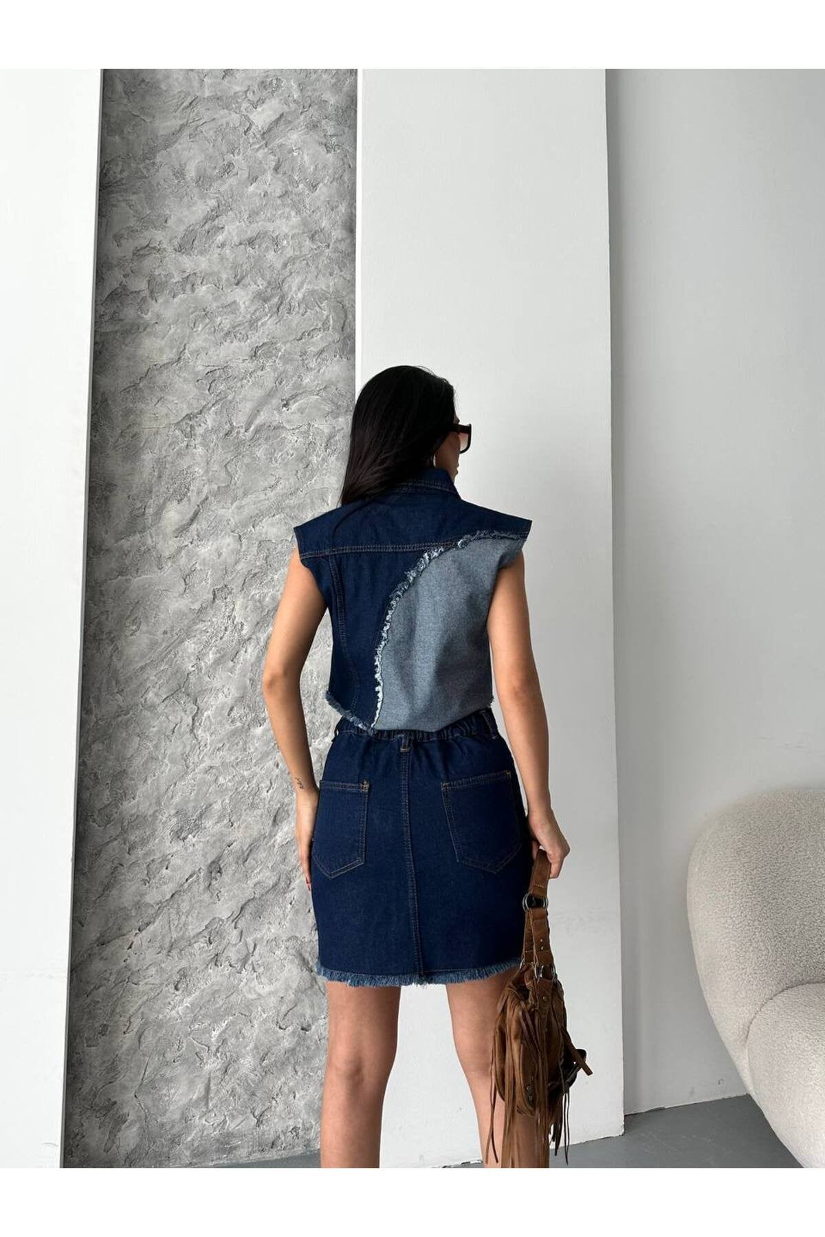 Yırtık Detaylı Koyu Denim İkili Takım - Stil Sahibi Görünüm Açıklama: