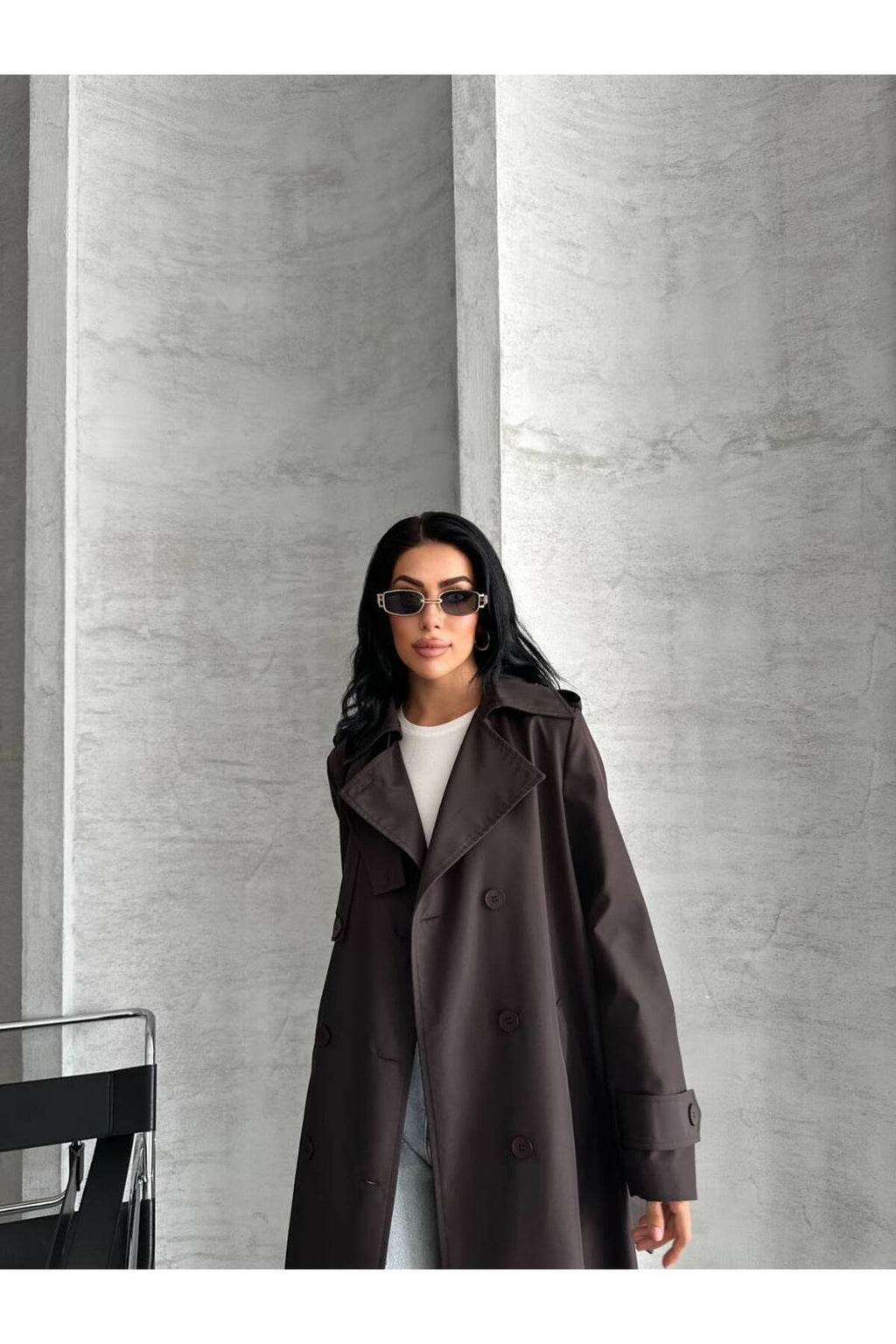 YAKA DETAYLI OVERSİZE SU İTİCİ ÖZELLİKLİ TRENCH COAT ASTARLIDIR