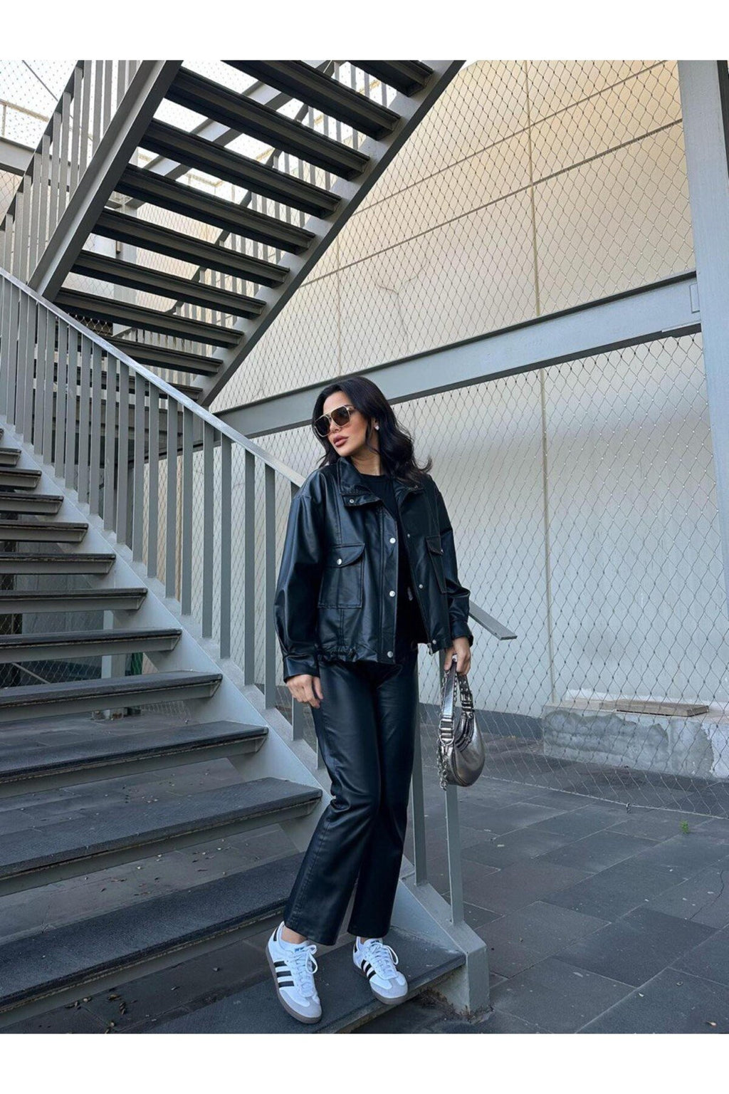 Yeni Sezonun İkonu: Oversize Deri Ceket