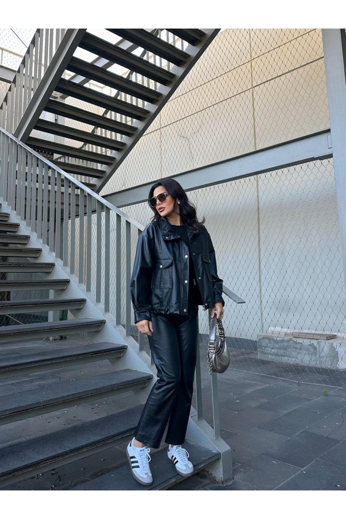 Yeni Sezonun İkonu: Oversize Deri Ceket