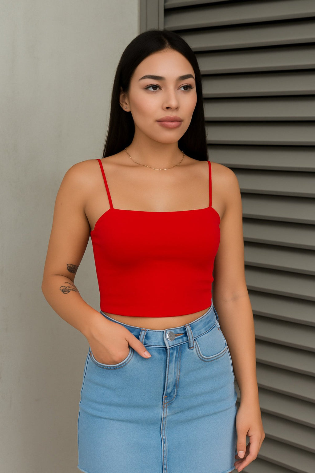 İnce Askılı Siyah Basic Crop Bluz