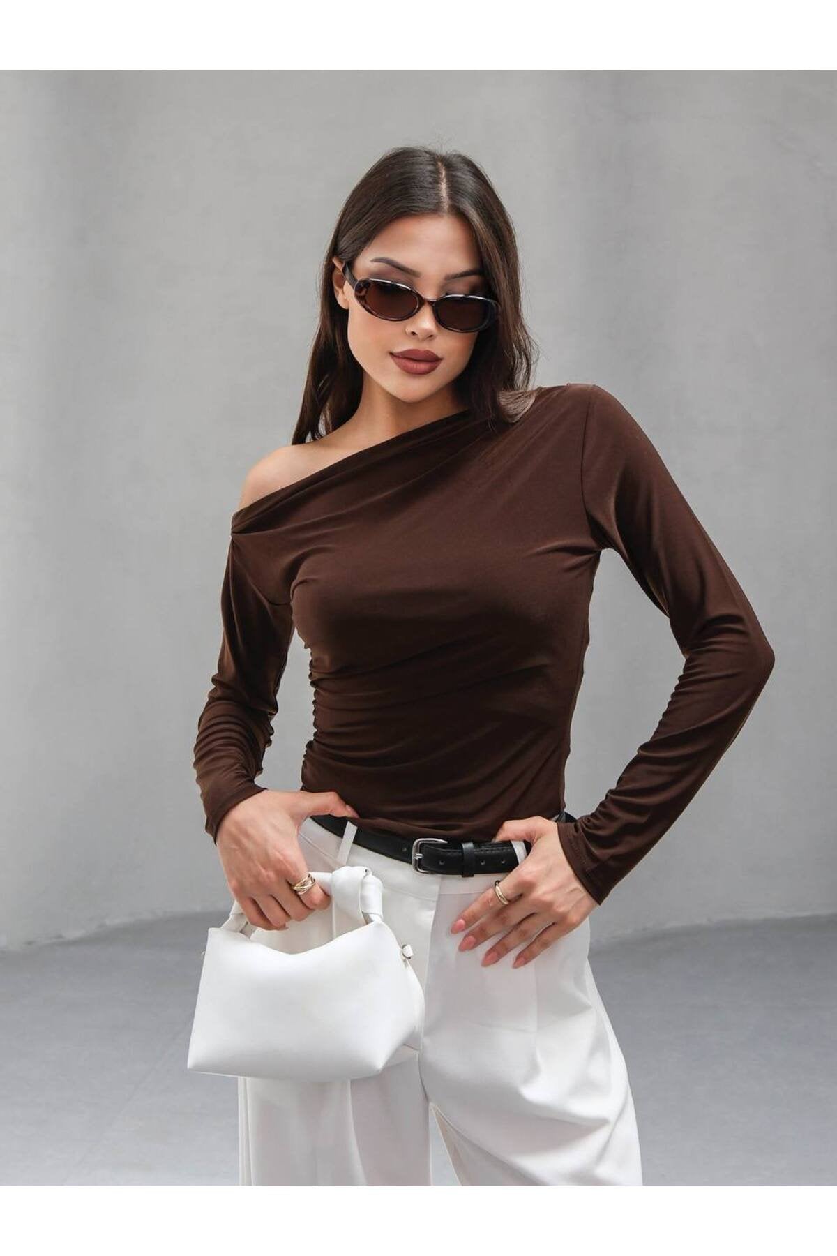 Tek Omuz Off-Shoulder Siyah Bluz