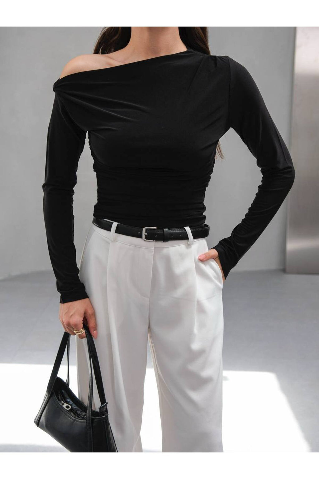 Tek Omuz Off-Shoulder Siyah Bluz