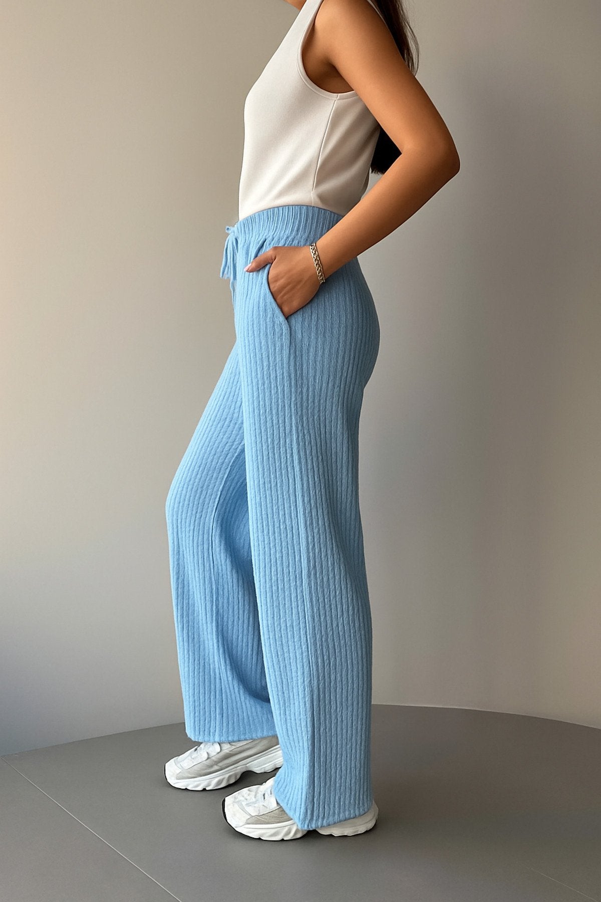 Lastikli Bel Rahat Kesim Dokuma Pantolon