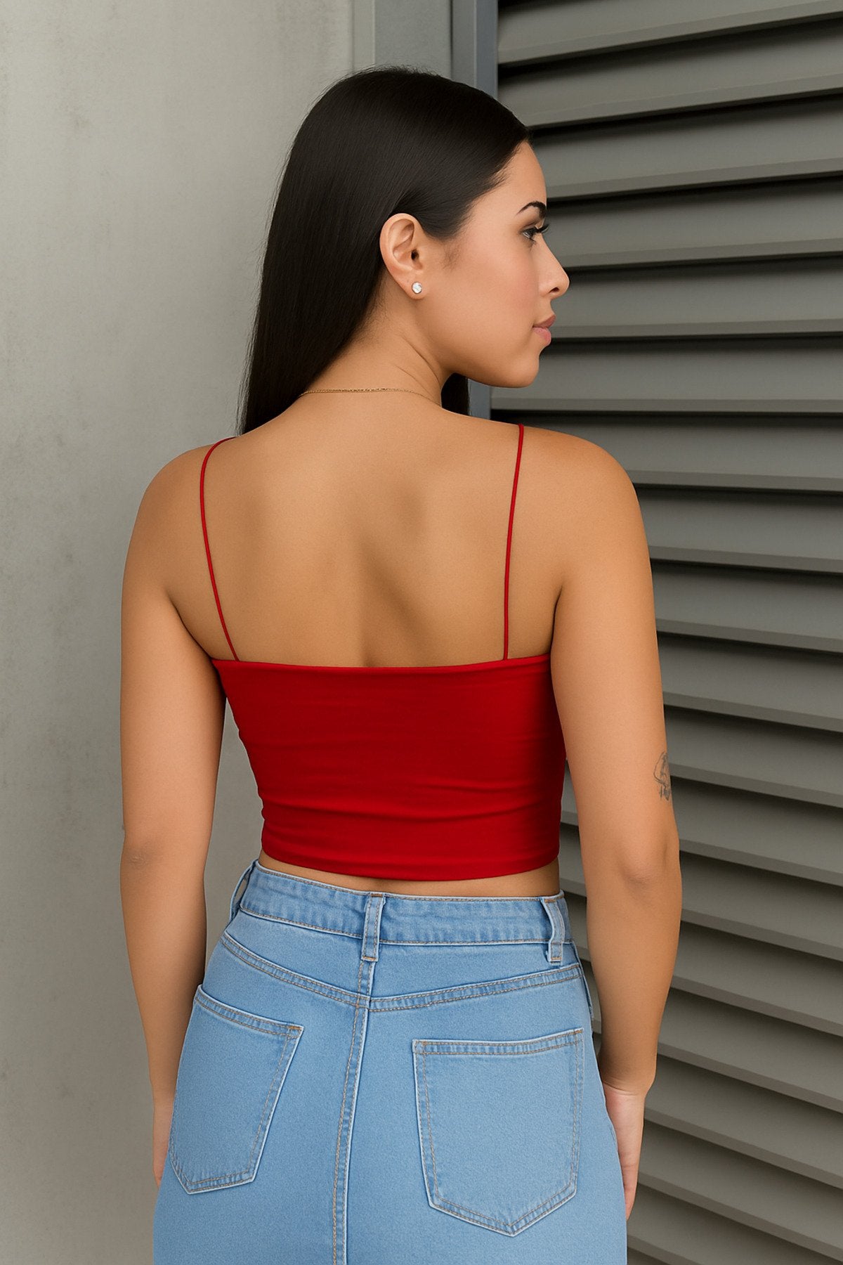 İnce Askılı Siyah Basic Crop Bluz