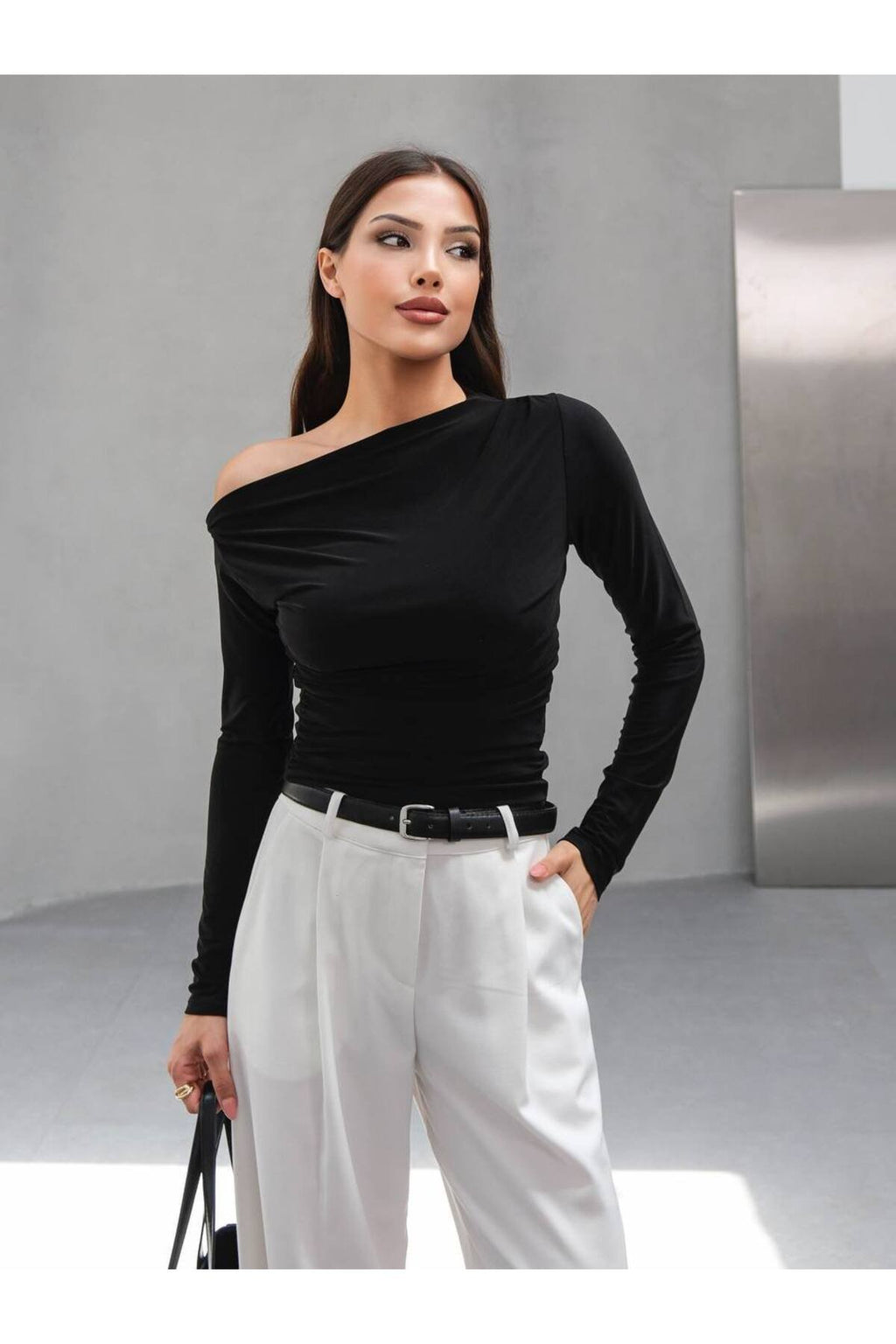 Tek Omuz Off-Shoulder Siyah Bluz